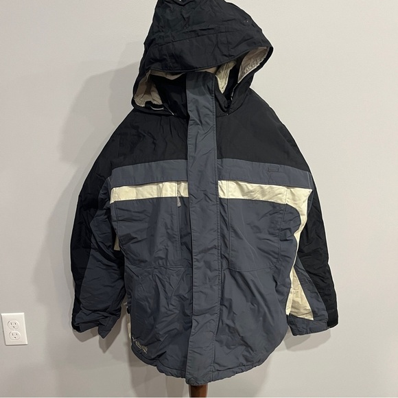 Columbia Hooded Black and Gray Ski/Snowboard Jacket with Reflective Strips - Picture 1 of 9